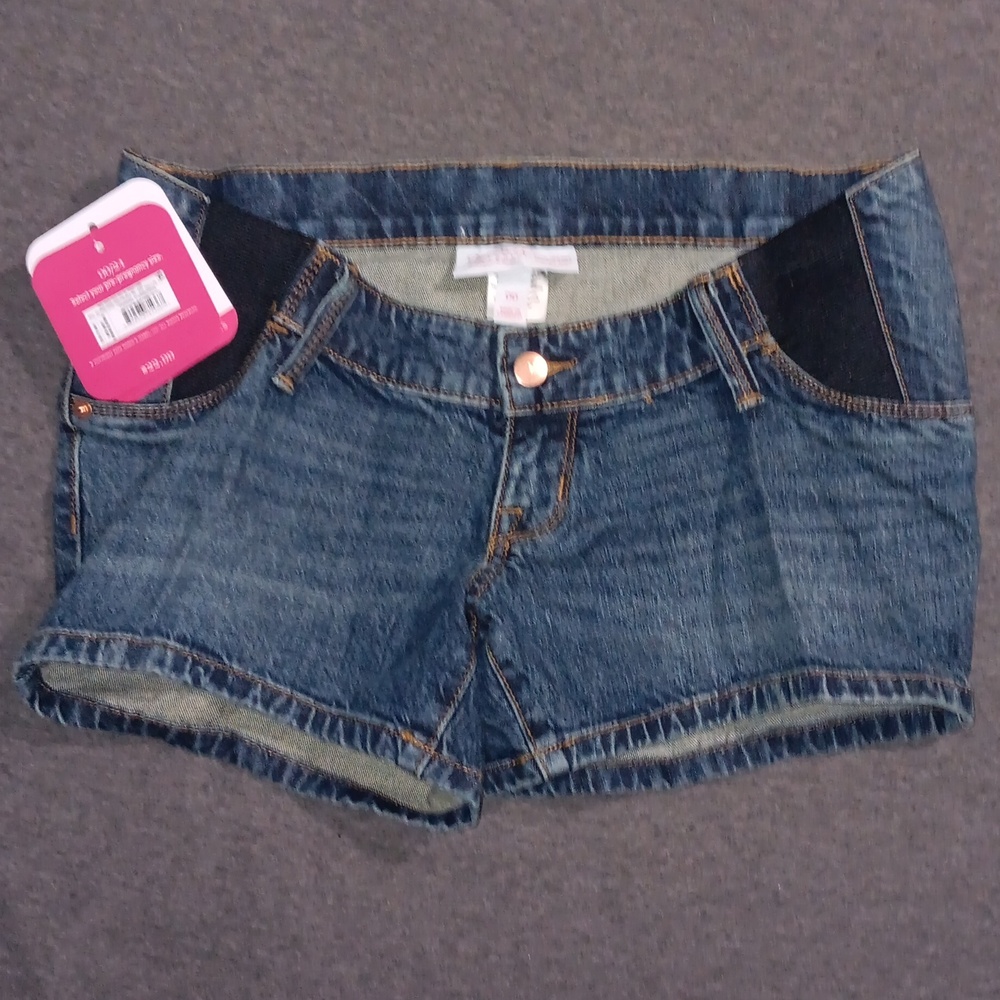 ☘️ NWT Isabel Maternity Midi Shorts